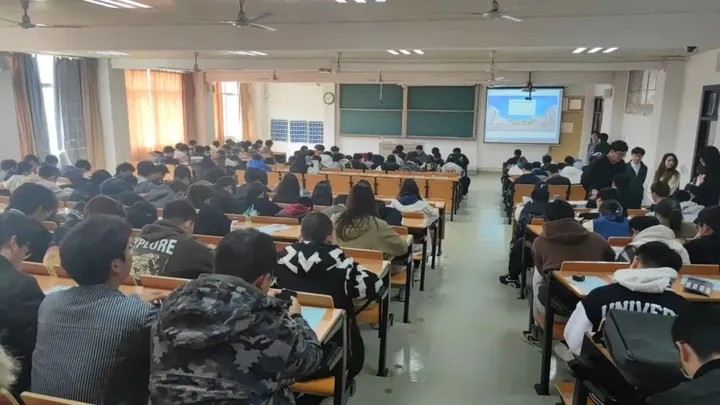 金陵科技學院軟件工程學院邀evo真人视讯科技召開職業生涯規劃系列講座